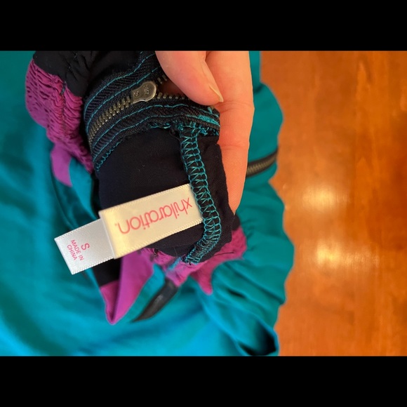 2009 Exhilaration-Size L Romper - Picture 2 of 4